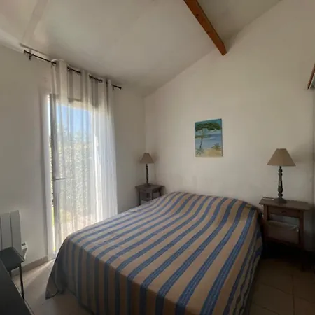 Dom wakacyjny Maison Lumineuse Au Calme, Pres *
