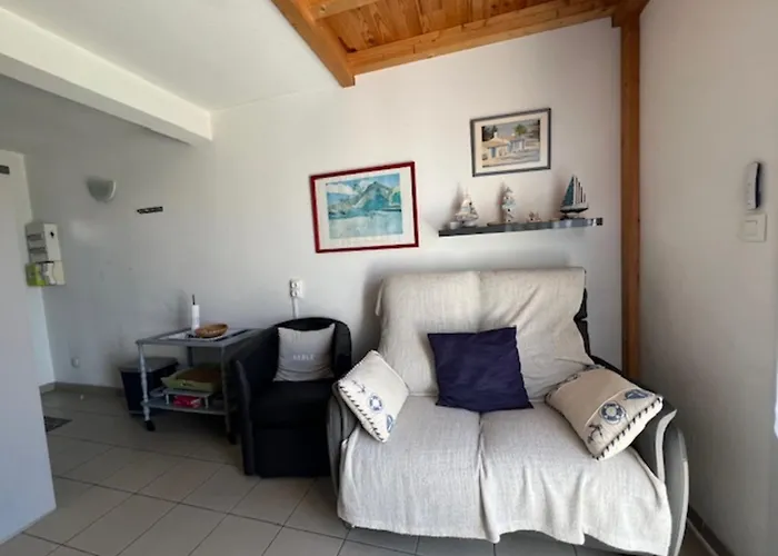 Maison Lumineuse Au Calme, Pres Сasa de vacaciones *